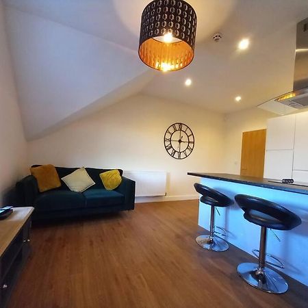 Roomy Penthouse 2 Double Bed Apartment - Spacious - Central Beeston - Free Secure Parking - Nottingham Luaran gambar