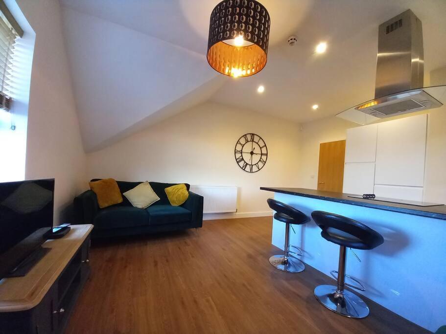Roomy Penthouse 2 Double Bed Apartment - Spacious - Central Beeston - Free Secure Parking - Nottingham Luaran gambar